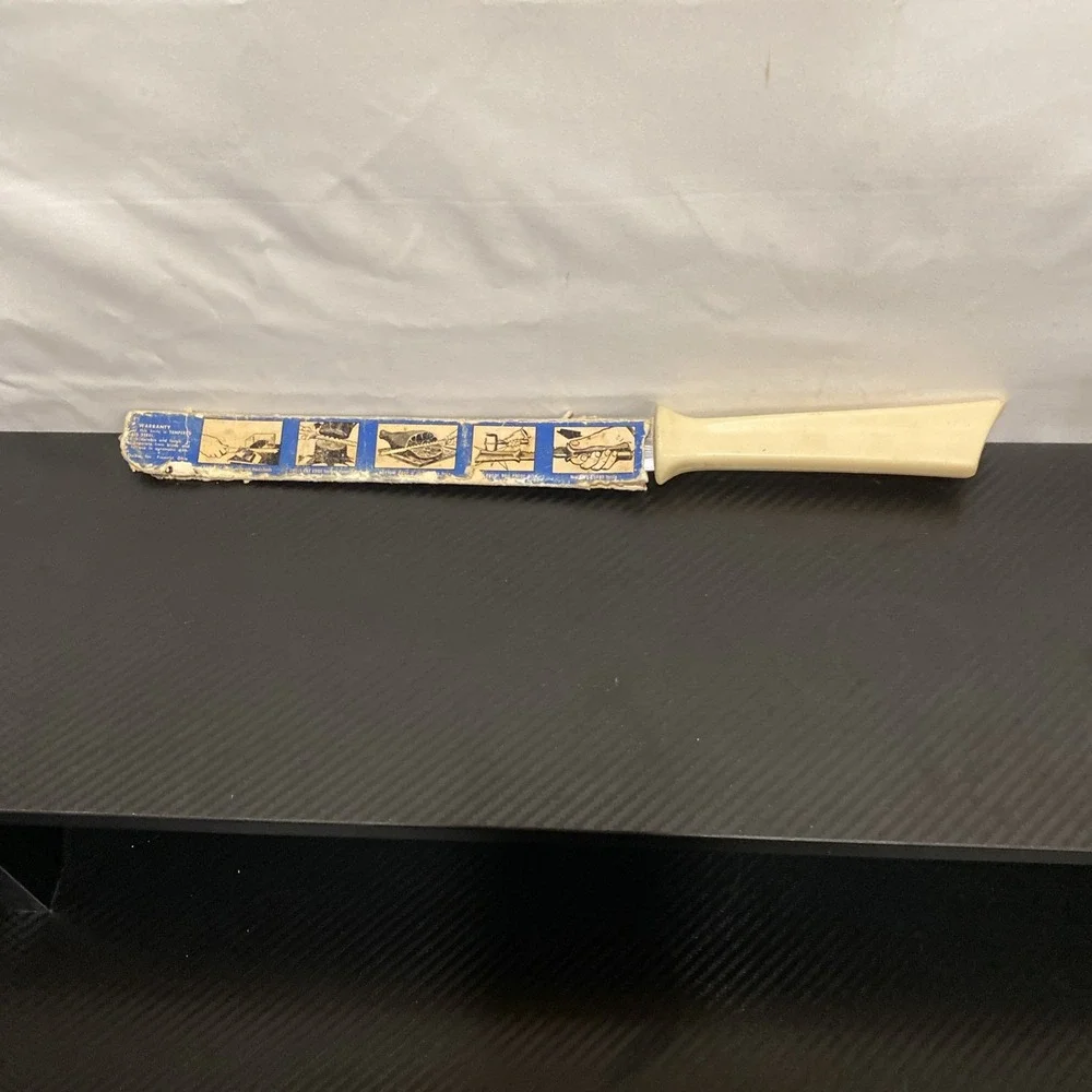 VINTAGE QUIKUT INC. CARVE & SERVE FORK TIP KNIFE. In‎ Paper Sleeve.